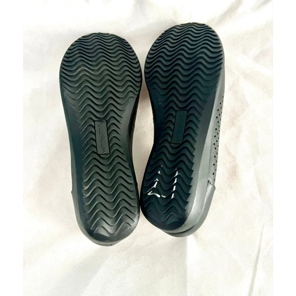 Cliffs by White Mountain Clara ballet flats Black Perforated design Size 9.5